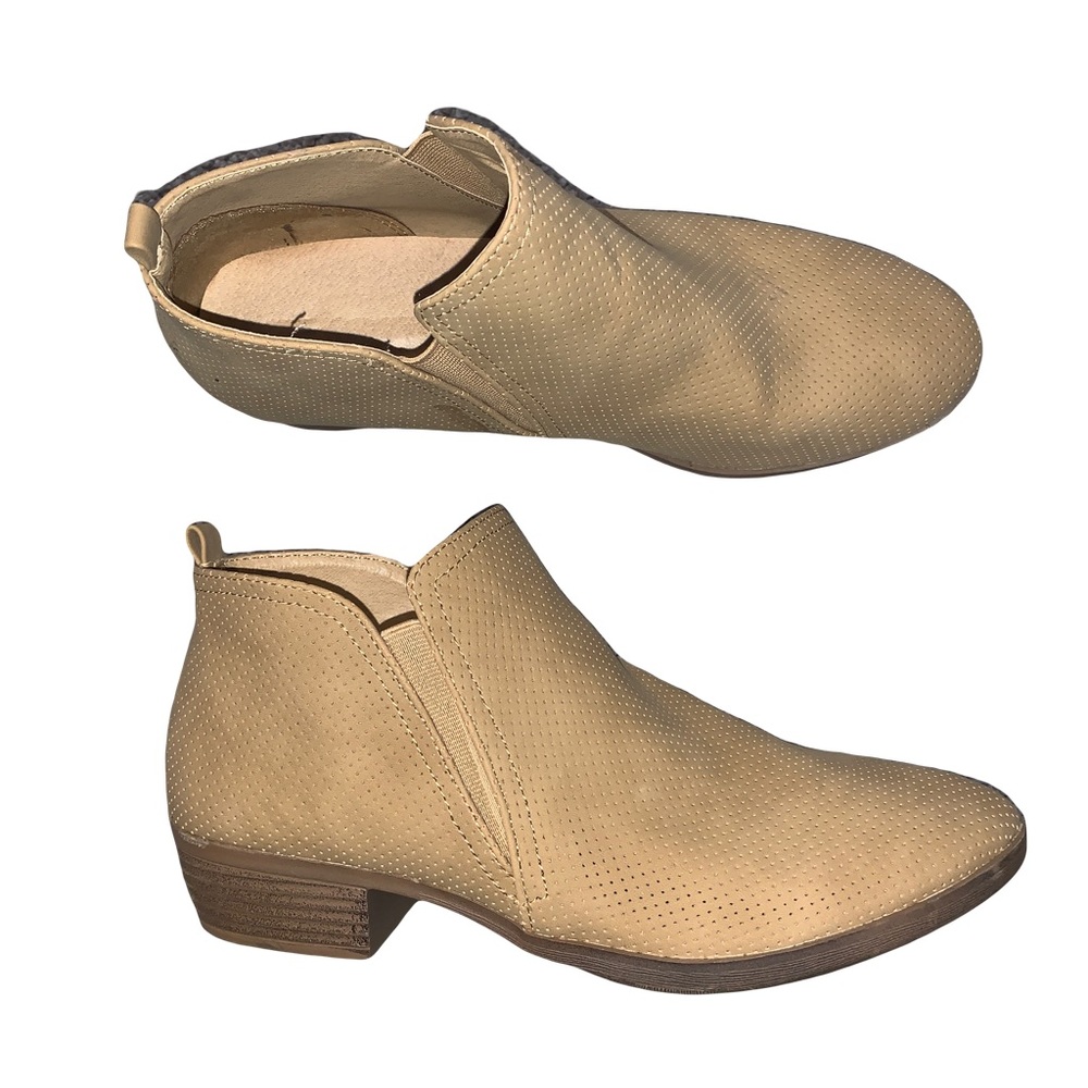 Rampage  Women’s  9.5  Tan  Textured  Ankle   Booties  Neutral  Suede  Casual